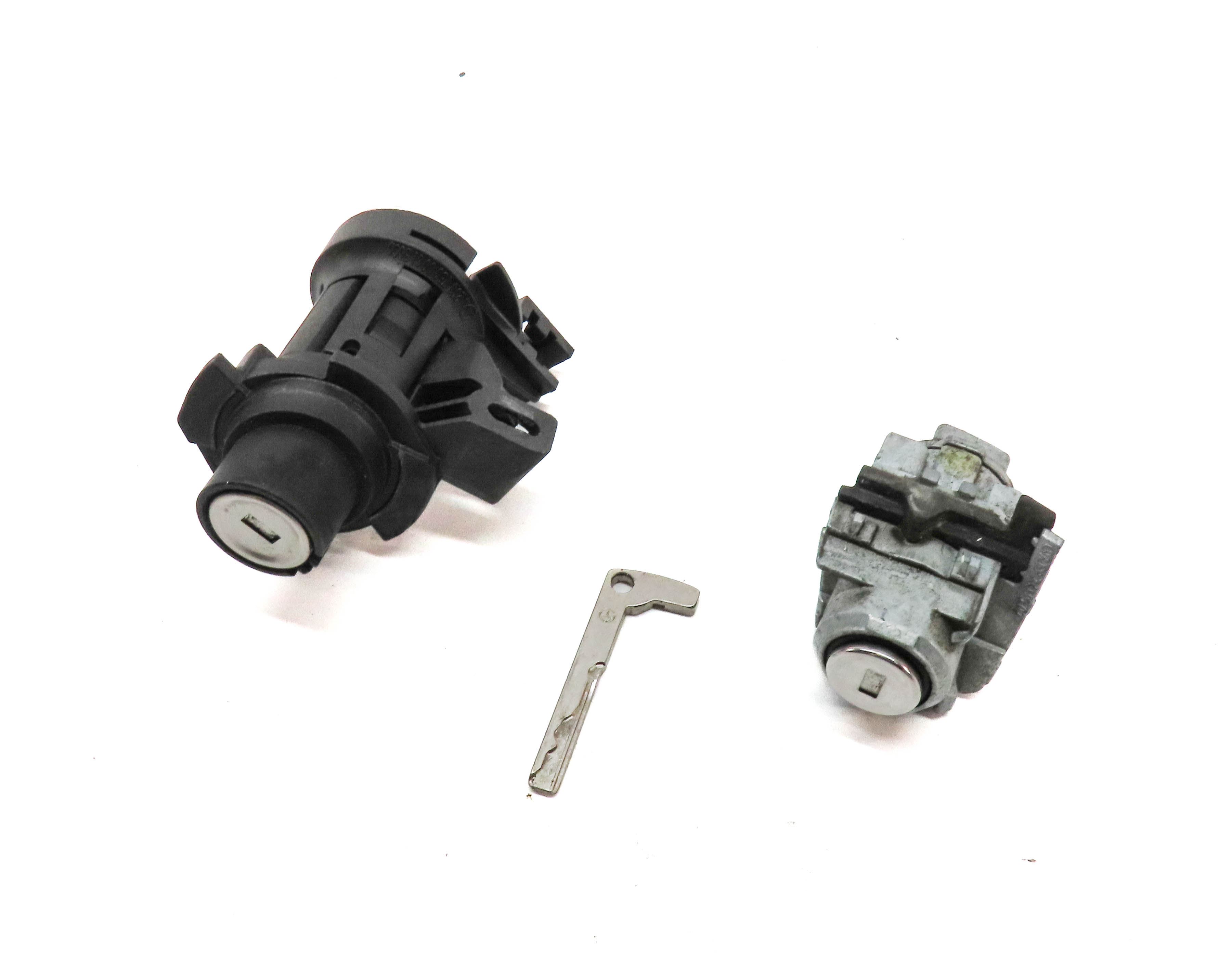 2015 MERCEDES C300 (W205) FRONT LEFT DRIVER & TRUNK LOCK CYLINDER w/KEY SET/3 — exact item pictured